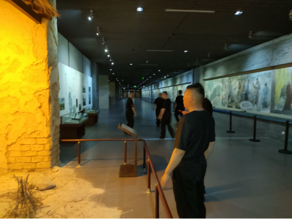 諸城守押大隊(duì)黨支部超然臺(tái)黨性教育基地開展“不忘初心、牢記使命”現(xiàn)場(chǎng)教學(xué)活動(dòng)404.png